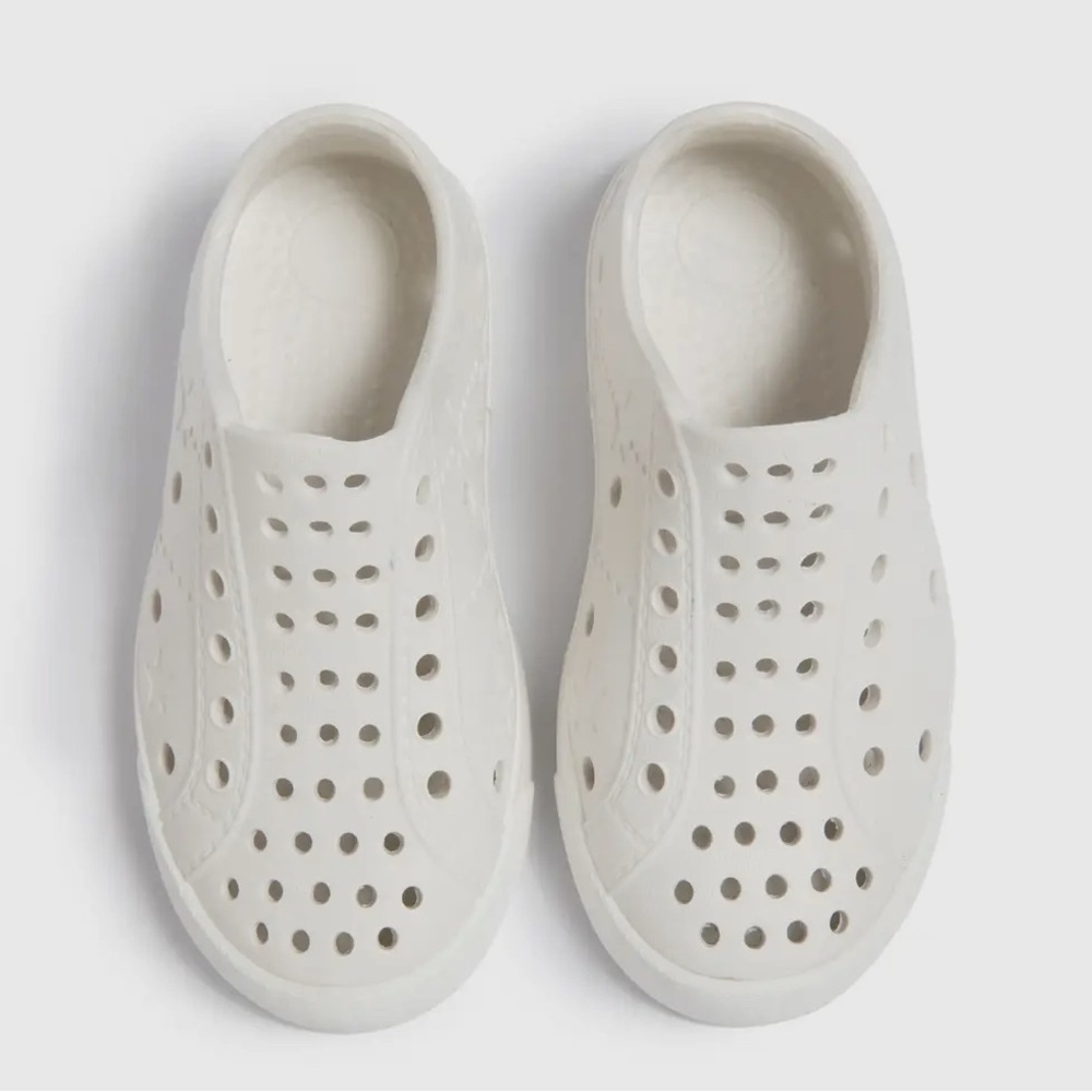 Shooshoos waterproof Kids White Slip-On Shoes NWT